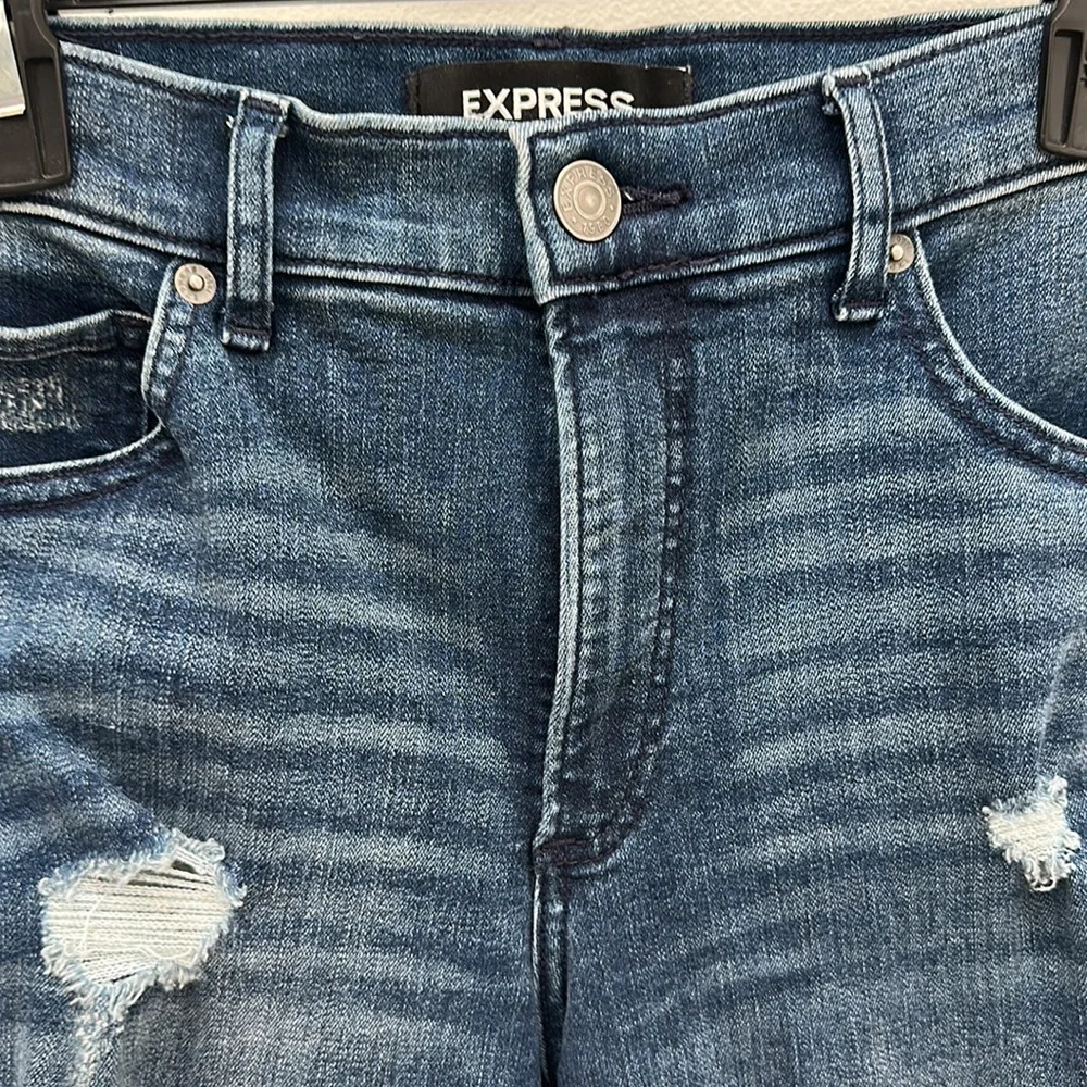 Express ankle high rise distressed jeans - Picture 2 of 6
